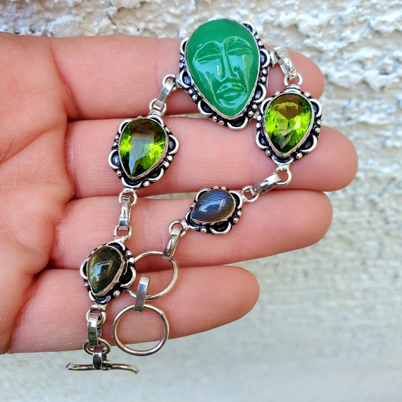 New Carved Face Peridot and Labradorite 925 Silver Bangle Bracelet. - Picture 3 of 8